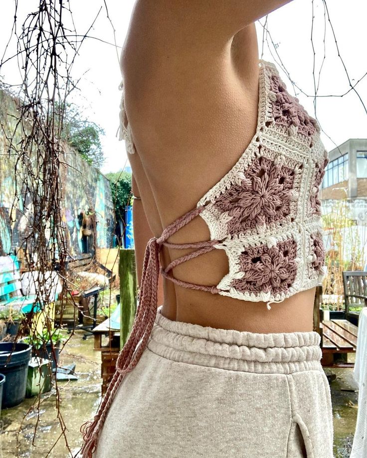 Top Cropped Square Floral